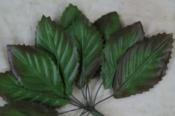 Medium Shaded Polyester Leaves