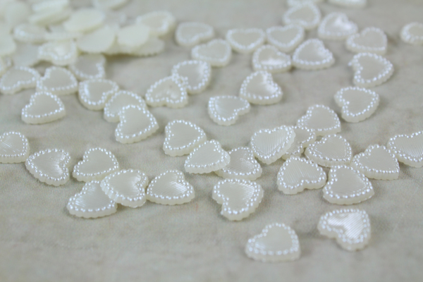Pearl Scatter Hearts - 10mm