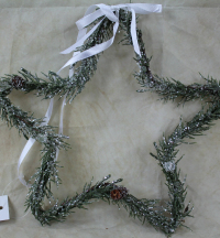 2-x-20cm-fir-pine-crystal-star-hanger