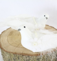 Pair of 14cm Doves Decorated With Gems Feathers And Clip