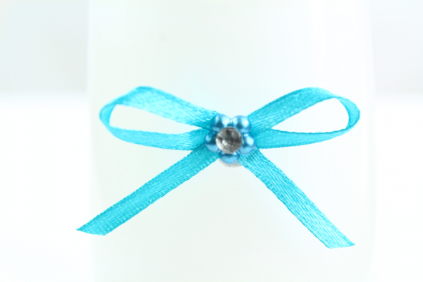 Eye-catching turquoise craft bow