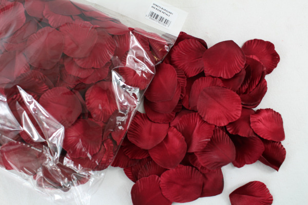 500 Rose Petals, Burgandy