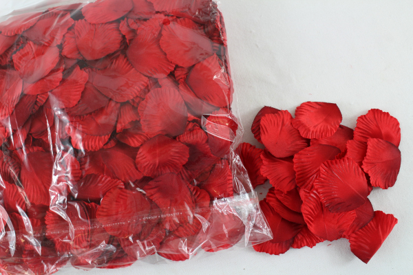 500 Rose Petals, Red