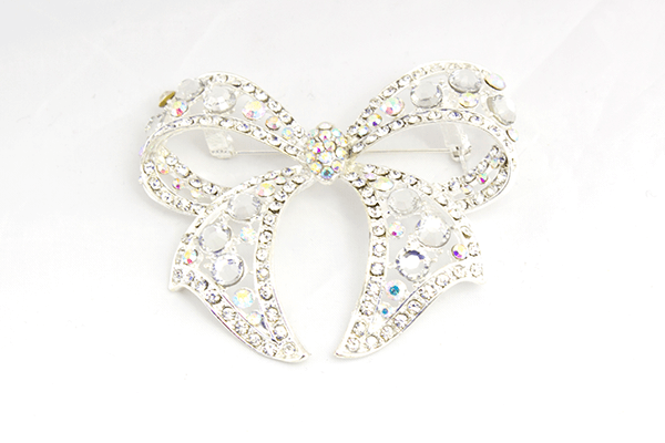SFR659 Back Bow Brooch Silver Front Bling